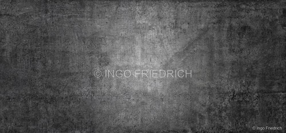 Dunkle Materialtiefe – fotografische Betonoberfläche von Ingo Friedrich