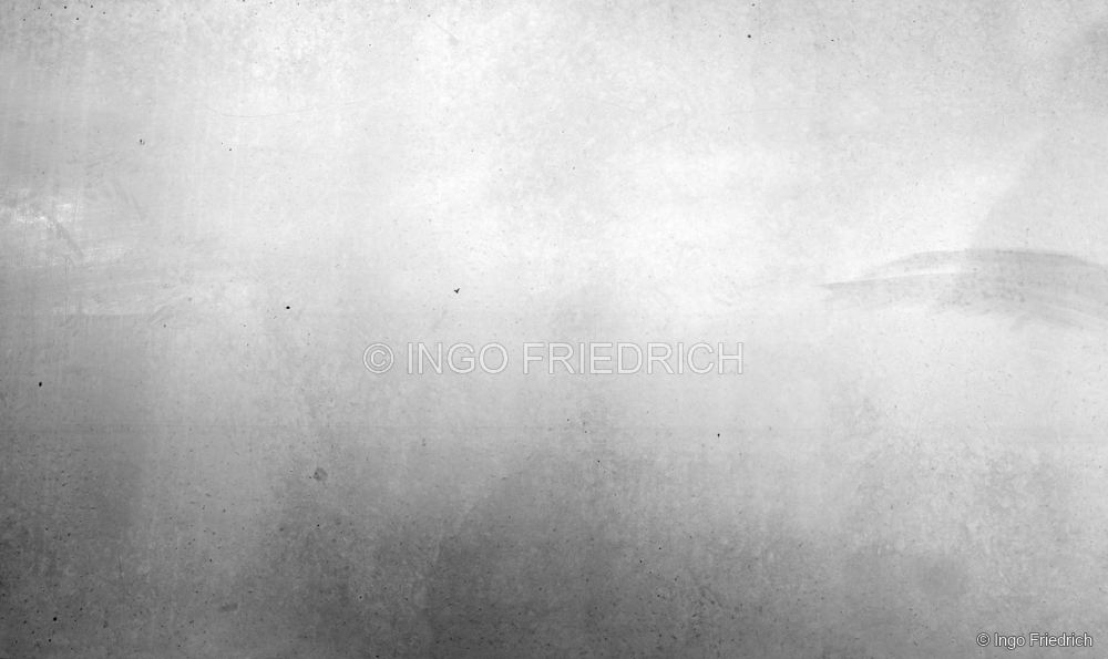 Weiche Helligkeit auf Beton – fotografische Betonoberfläche von Ingo Friedrich